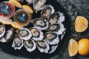 Deluxe Oysters and Lemons Platter